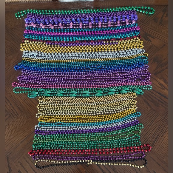 Marti Gras Beads 4LBS Mixed Length Shape & Color 40 Necklaces - Picture 3 of 10